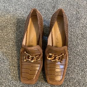 Tan Gibson Latimer loafers.